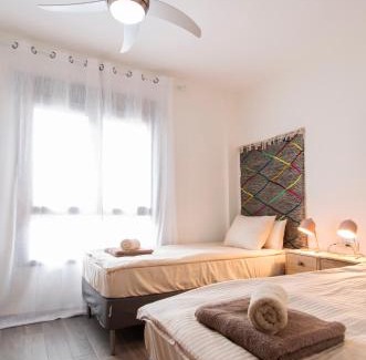Caleta de Fuste Apartamento | Green View Luxury appartment in new complex Pueblo Majorero next to golf course 5 min walk from the Beach and Atlantico Shopping Centre in Caleta de Fuste Next to Cassino and Elba Sara Hotel 2 bedrooms 2 bathrooms huge terace!