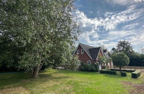 Diss Casa | Greenacre Lodge - cosy, dog-friendly rural home with private garden
