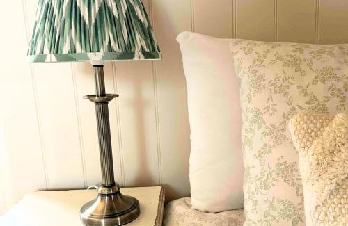 Diss Casa | Greenacre Lodge - cosy, dog-friendly rural home with private garden