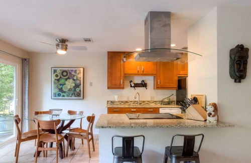 Barton Hills Casa | Greenbelt Access & Views, Close to DT