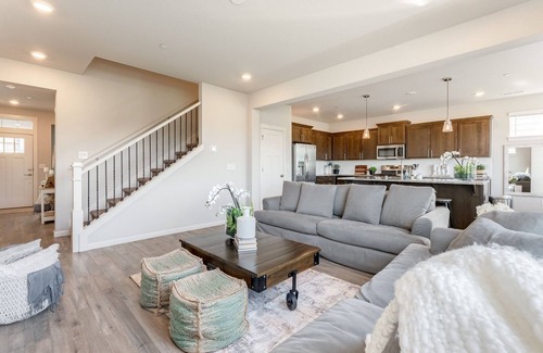 Carver Casa | Greenbelt Camas Retreat with Pool, Spa & Office