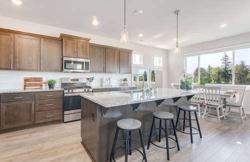 Carver Casa | Greenbelt Camas Retreat with Pool, Spa & Office