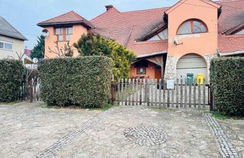 Szerencs Apartamento | GreenPark Garden Villa Family Apartments Near Tokaj