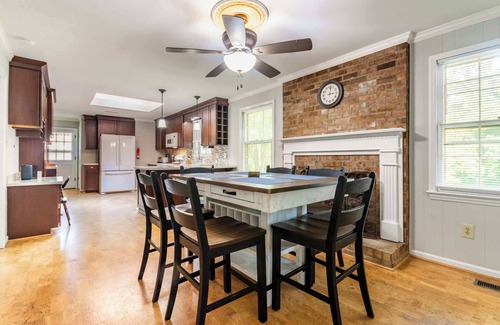 Greensboro Casa | Greensboro 2BR | Cozy, Family-Ready Home
