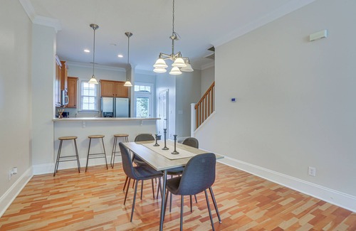 Downtown Greensboro Casa | Greensboro Townhome w/ Fire Pit < 1 Mi to Downtown