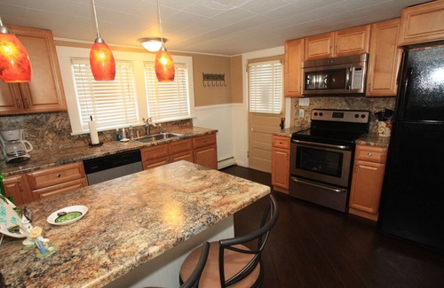 South Greensburg Casa | Greensburg 15601 Ubicado en una calle tranquila. Completamente actualizado en 2014.
