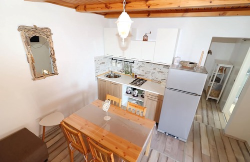 Vela Luka Cabaña | Greenside Cottage Lumi-Casa de vacaciones de dos dormitorios con terraza y vistas al mar