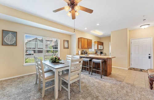 Branson Condominio | Greenside Getaway - POOL , GOLF, SDC , SHOWS , SHOPPING ,FISHING