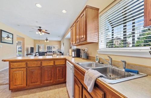 Branson Condominio | Greenside Getaway - POOL , GOLF, SDC , SHOWS , SHOPPING ,FISHING