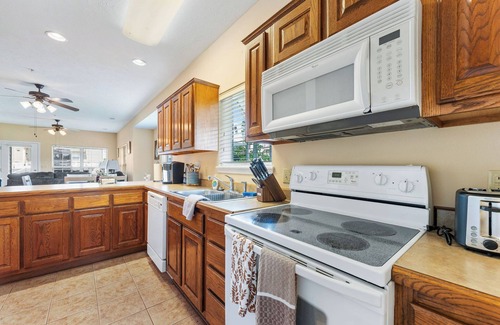 Branson Condominio | Greenside Getaway - POOL , GOLF, SDC , SHOWS , SHOPPING ,FISHING