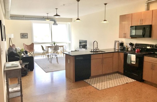 Belmont Apartamento | Greensview Apt | 2 Bedroom, 2 Bath - Beautiful views!