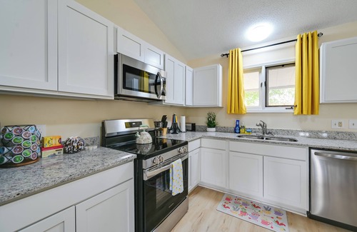 Greenville Casa | Greenville Getaway: Close to Campus + Stadium!