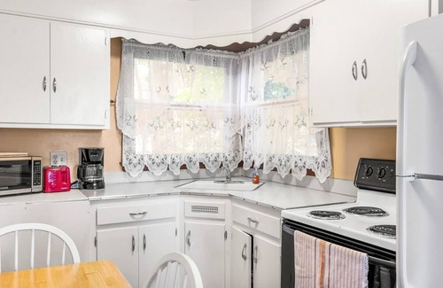 Green Lake Cabaña | Greenway Log Cottage - 5