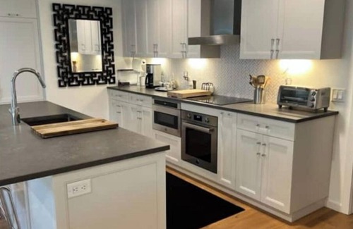 Port Chester Casa | Greenwich Ct. Rye N.Y. 2 Bedroom Loft Apartment!!