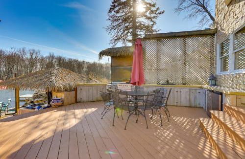 Hewitt Casa | Greenwood Lake Cottage with Shared Dock and Hot Tub!