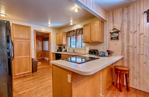 Greer Cabina | Greer Cabin And Guest Cottage-Full Property- Sleeps 12!