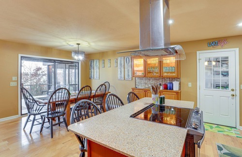 Tumbling Shoals Casa | Greers Ferry Lake Vacation Rental w/ Porch & View!