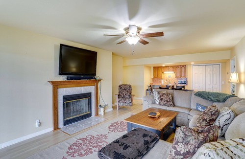 Tumbling Shoals Casa | Greers Ferry Lake Vacation Rental w/ Porch & View!