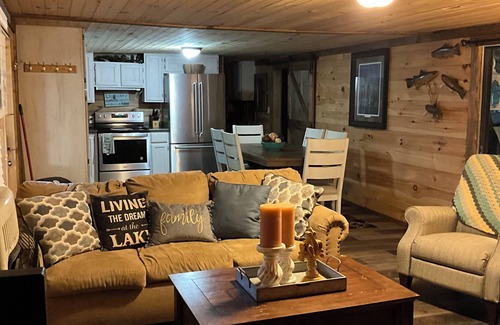 Tumbling Shoals Casa | Greers Ferry Lake Getaway