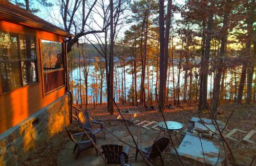 Tumbling Shoals Casa | Greers Ferry Lake Cabin