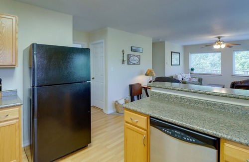 Higden Casa | Greers Ferry Vacation Rental w/ Deck & Lake Access