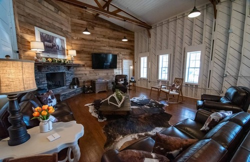 Altamont Complejo | Greeter Falls Lodge Common Area