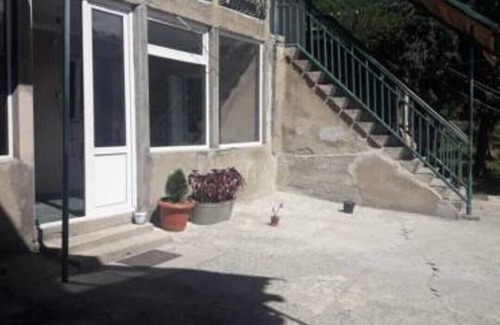 Bagvdanari Casa | GregHouse con impresionantes vistas a la montaña