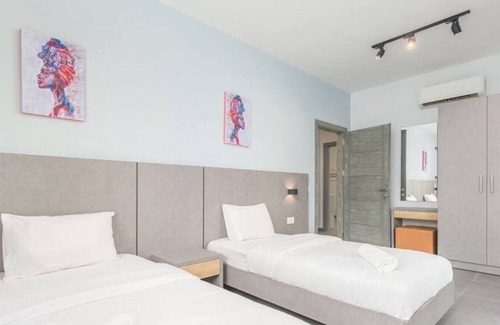 Duhur ash Shuwayr Apartamento | Grey 103 2-Bedroom Apartment W/Terrace in Awkar