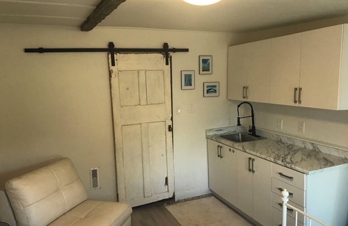 Chatsworth Otro | Grey County Farmhouse Suite