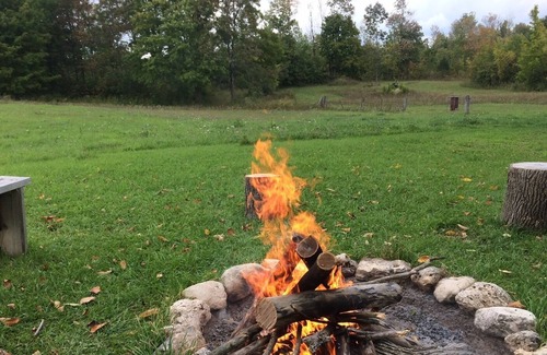 Chatsworth Otro | Grey County Farmhouse Short-term Room Stay