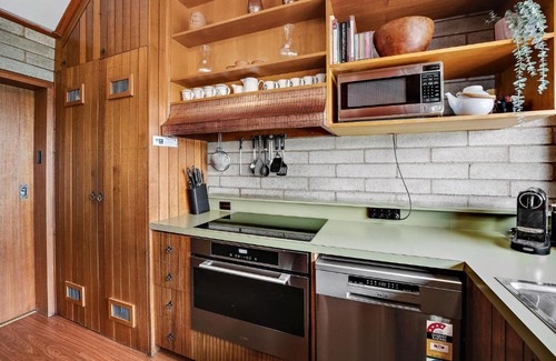 Jindabyne Casa | Grey Kangaroo - 2BR l Lake Front l Pet Friendly l Air-Con l BBQ l WiFi