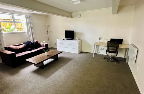 Grey Lynn Casa | Grey Lynn Studio w. Sauna - Central to Park, Supermarket, Cafe's and Bar's