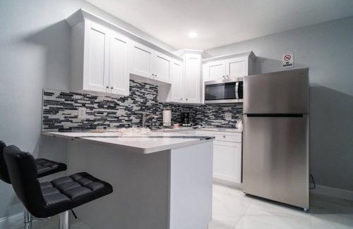 Tampa Apartamento | Grey Novo Studio + free-parking&wifi