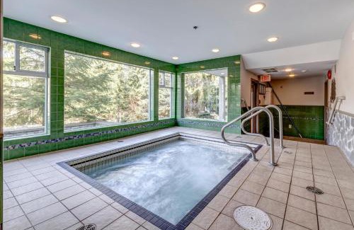 Upper Village Casa | Greystone Lodge 320 Ski-in Out