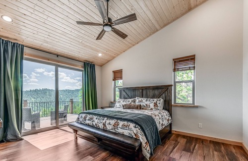 Ruidoso Cabina | Grindstone Cowboy w/ Hot tub, Pool table & Pet Friendly