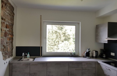Gees Casa | Große,und Luxe Renovierte Wohnung mit Sauna/garten, Garage und Kinderspielplatz