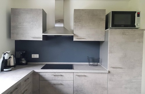 Gees Casa | Große,und Luxe Renovierte Wohnung mit Sauna/garten, Garage und Kinderspielplatz