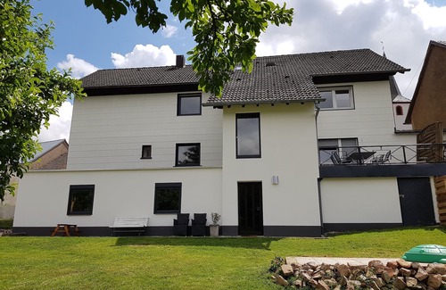Gees Casa | Große,und Luxe Renovierte Wohnung mit Sauna/garten, Garage und Kinderspielplatz