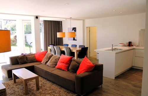 Tschagguns Apartamento | Große und Moderne Ferienwohnung in Tschagguns mit Terrasse und Garten
