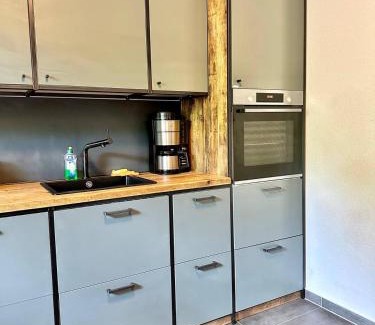 Haarenesch Cama Y Desayuno | Großes City-Ferienhaus mit Terrasse, Grill und Parkplatz F19