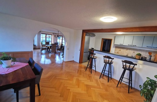 Unterallgau Casa | Großes Ländliches Haus mit Garten und Malerischem Ausblick, Beste Lage im Allgäu