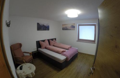 Hollenzen Apartamento | Großzügiges Apartment Georg Mayrhofen Barrierefrei