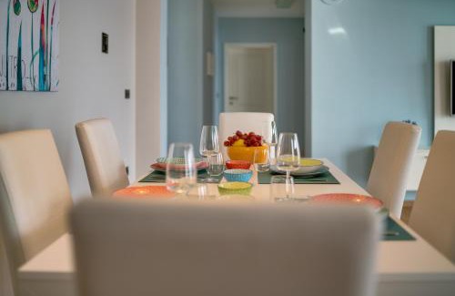 Povile Apartamento | Großzügiges Appartement direkt am Meer mit eigenem Pool - Povile Suites