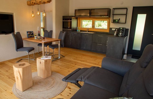 Bad Alexandersbad Apartamento | Großzügiges Ferienhaus für bis zu Zwei Personen mit Sauna zur Alleinigen Nutzung