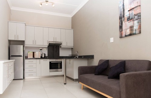 Paarl Apartamento | Groenvlei Self Catering Accommodation located in the beautiful town of Paarl, SA