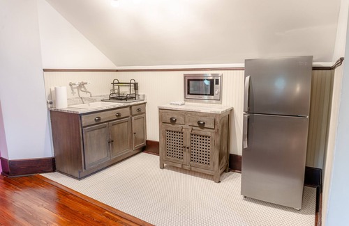 Metropolitan Apartamento | Groovy Attic Apt in Starland District