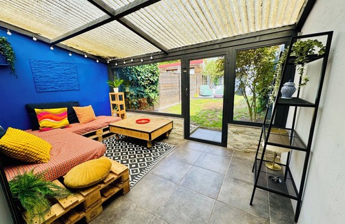 Hallennes-lez-Haubourdin Casa | Groovy House, 10min from Lille, with electronic dart board