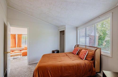 West End Casa | Groovy Getaway with Fenced Yard