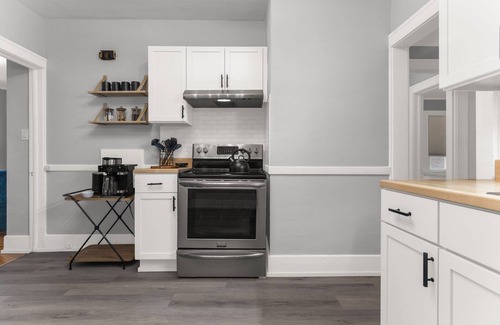 Grosse Pointe Casa | Grosse Pointe Park Charmer