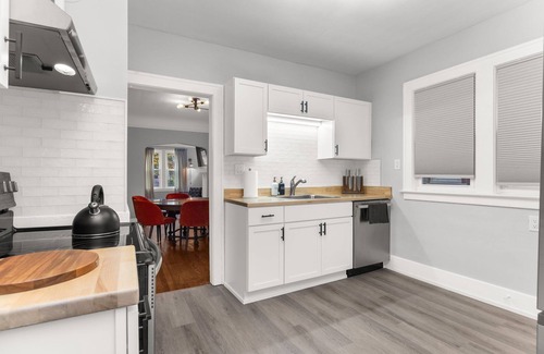 Grosse Pointe Casa | Grosse Pointe Park Charmer